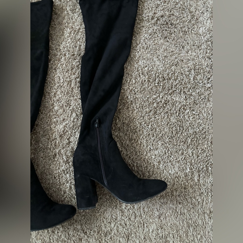Unisa Black Faux Suede Tall Over the Knee High Heeled Boots Woman’s Size 8.5 - Picture 2 of 2